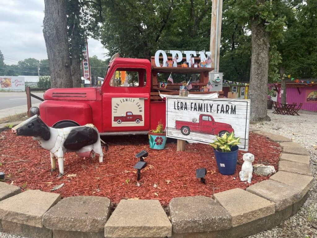 Entrance to Lera Family Farm in Branson, Missouri