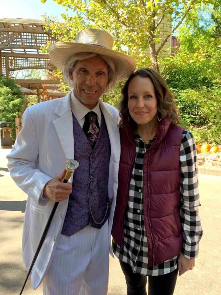 One of the many friendly Citizens of Silver Dollar City