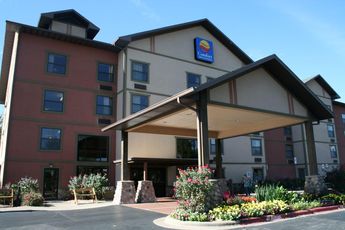 Comfort Inn & Suites Branson Meadows exterior